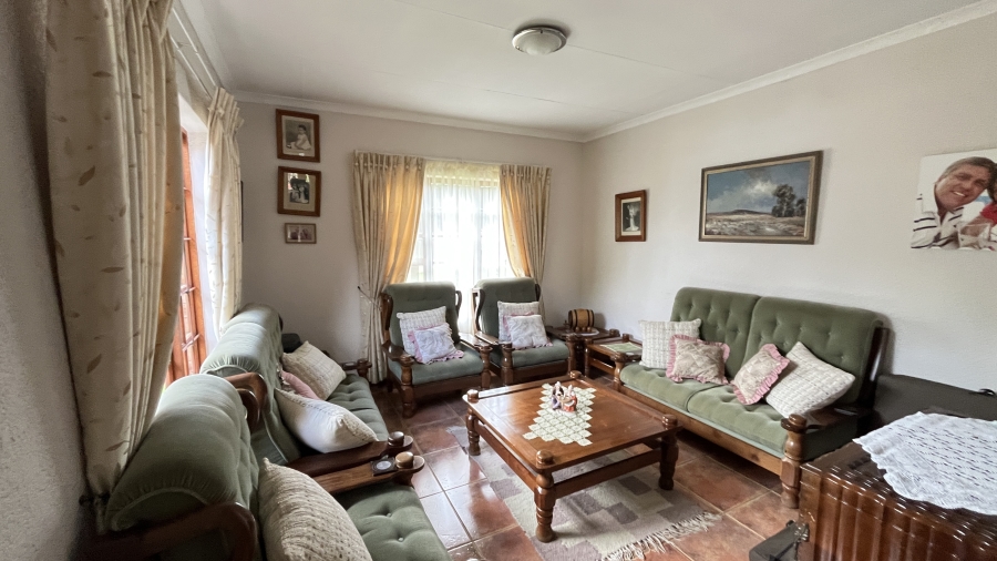 5 Bedroom Property for Sale in Fairlead Gauteng