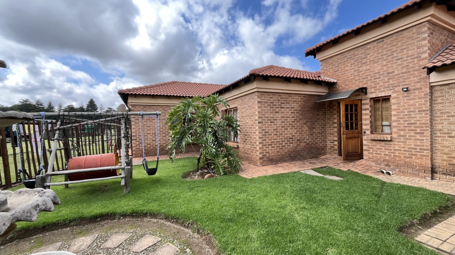 5 Bedroom Property for Sale in Fairlead Gauteng