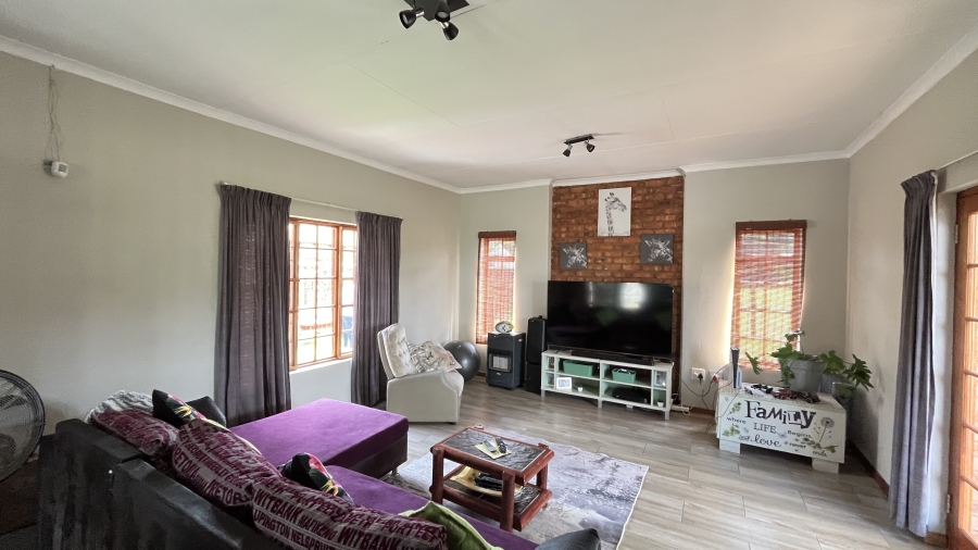 5 Bedroom Property for Sale in Fairlead Gauteng