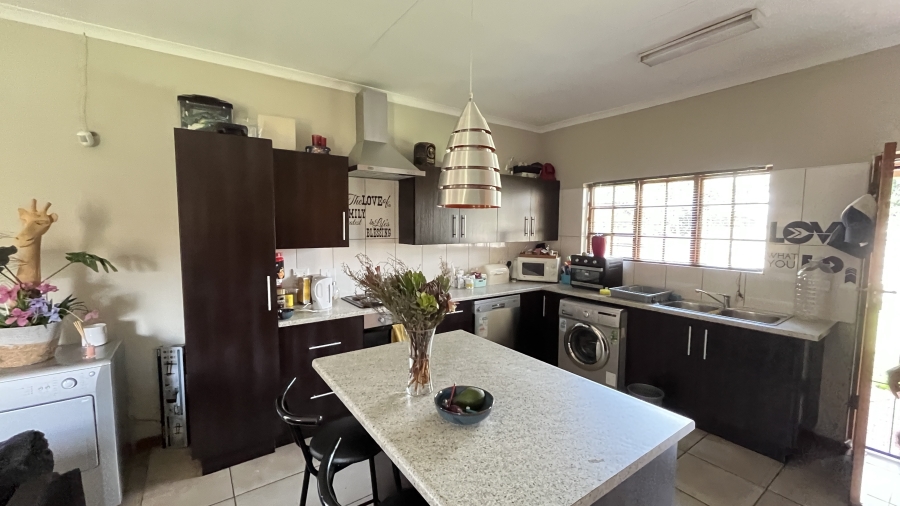 5 Bedroom Property for Sale in Fairlead Gauteng