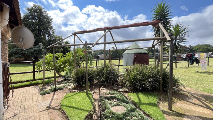 5 Bedroom Property for Sale in Fairlead Gauteng
