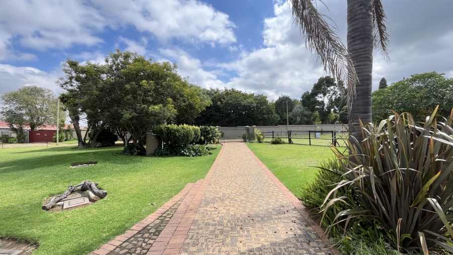 5 Bedroom Property for Sale in Fairlead Gauteng