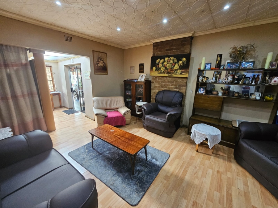 4 Bedroom Property for Sale in Vanderbijlpark SE 6 Gauteng