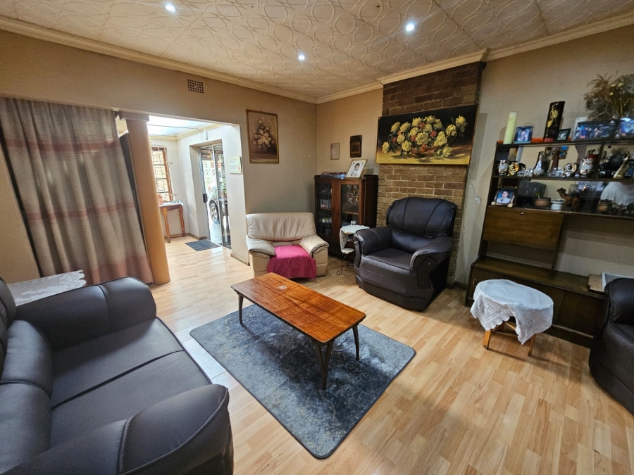 4 Bedroom Property for Sale in Vanderbijlpark SE 6 Gauteng