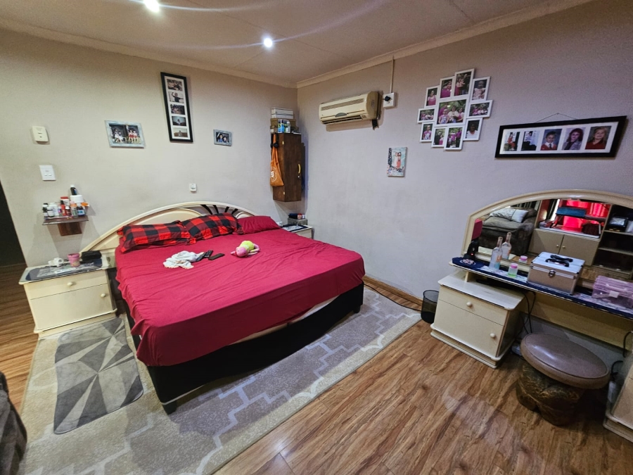 4 Bedroom Property for Sale in Vanderbijlpark SE 6 Gauteng