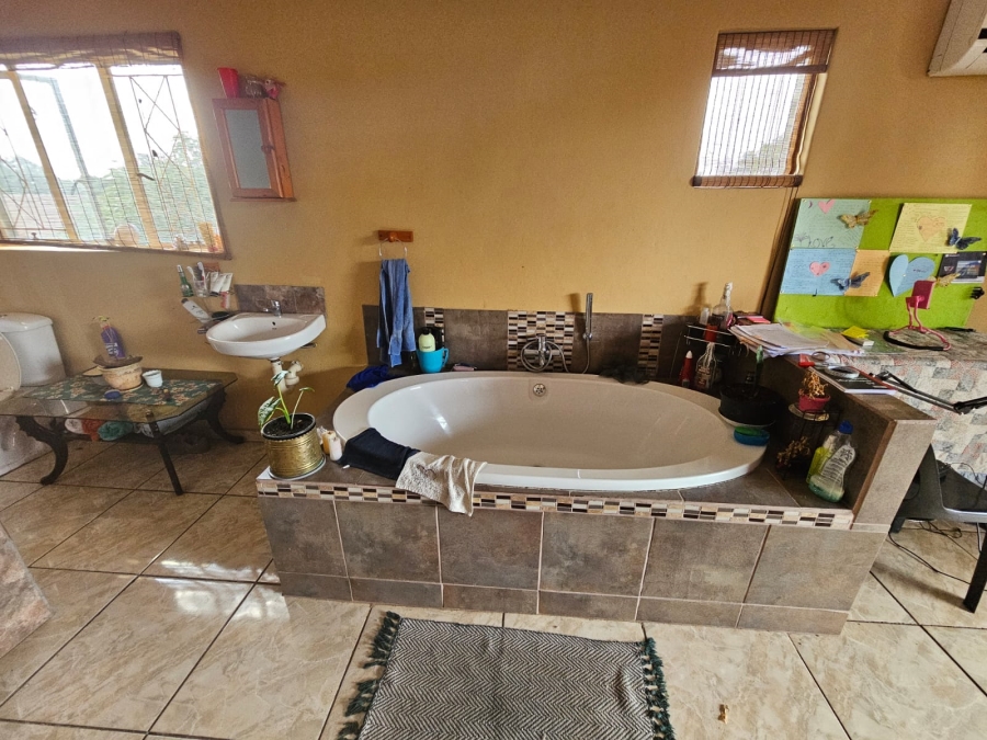 4 Bedroom Property for Sale in Vanderbijlpark SE 6 Gauteng