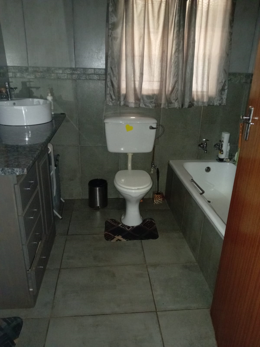 3 Bedroom Property for Sale in Falcon Ridge Gauteng