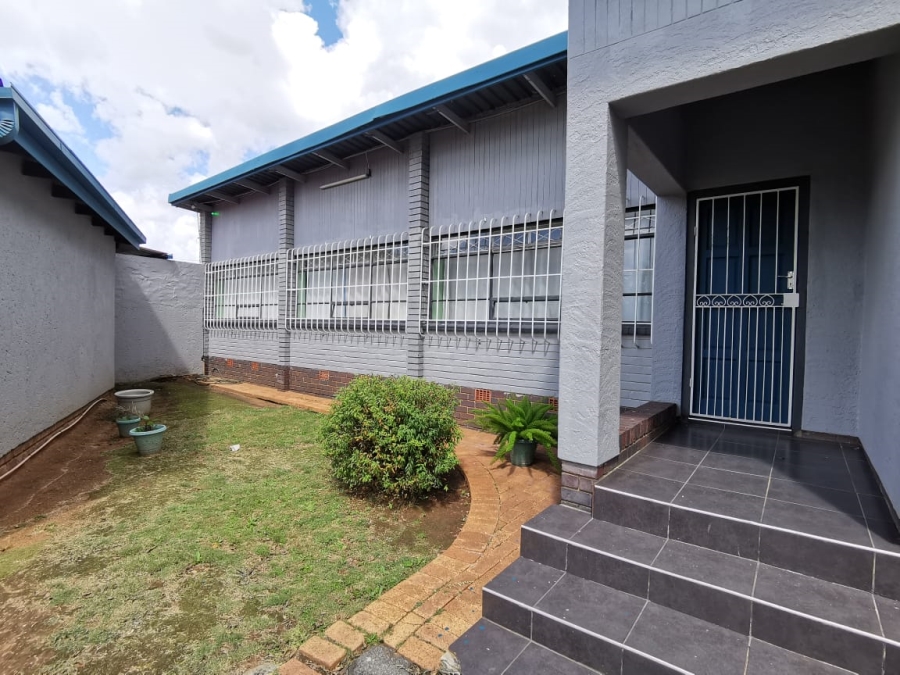 6 Bedroom Property for Sale in Brenthurst Gauteng