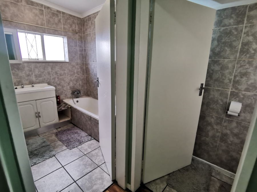 6 Bedroom Property for Sale in Brenthurst Gauteng