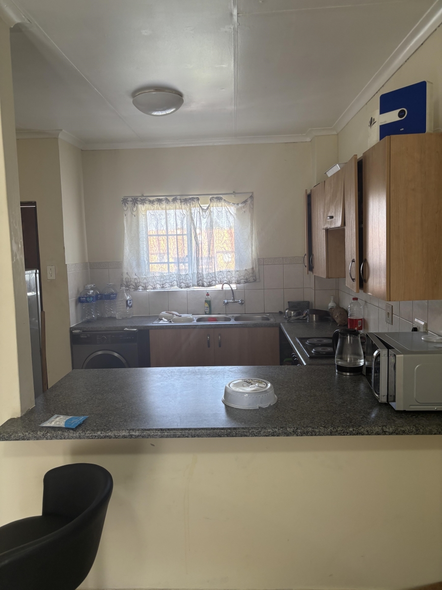 To Let 2 Bedroom Property for Rent in Castleview Gauteng