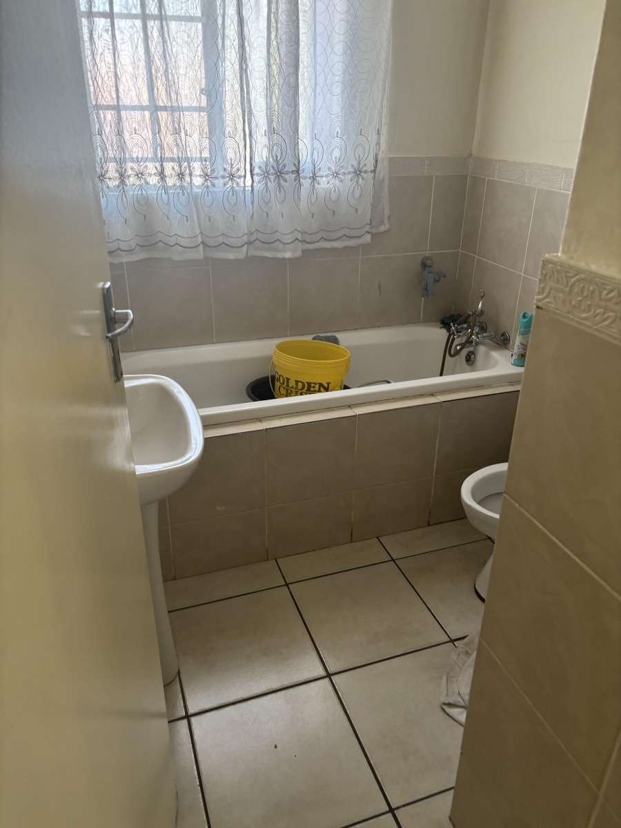 To Let 2 Bedroom Property for Rent in Castleview Gauteng