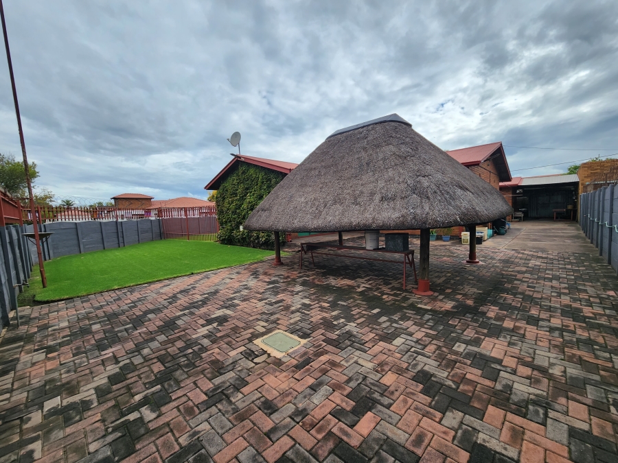 3 Bedroom Property for Sale in Vanderbijlpark CW 4 Gauteng