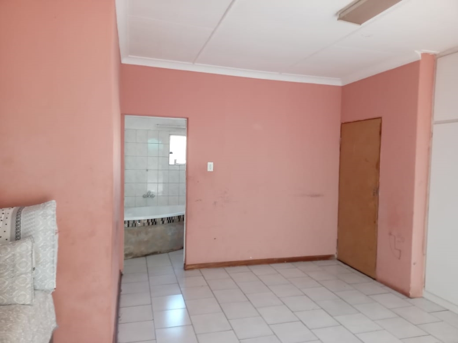 3 Bedroom Property for Sale in Mountain View Gauteng
