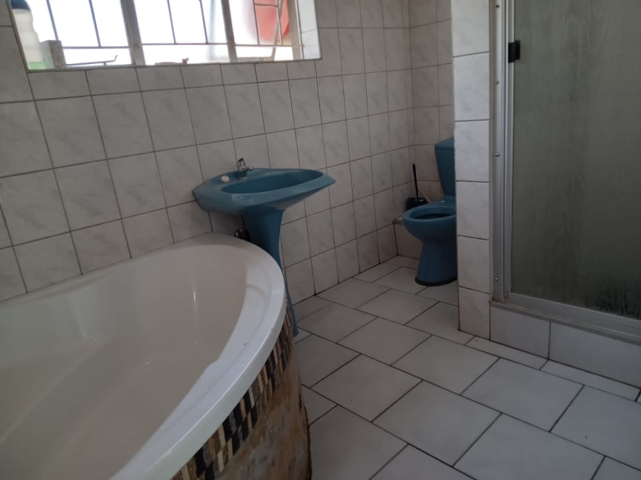 3 Bedroom Property for Sale in Mountain View Gauteng