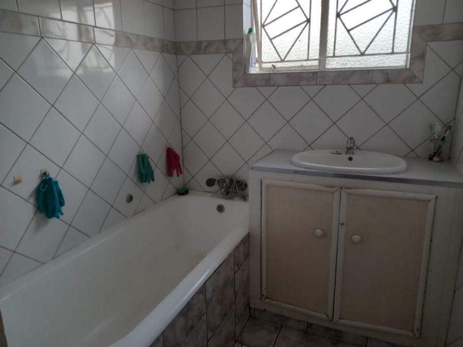 3 Bedroom Property for Sale in Mountain View Gauteng