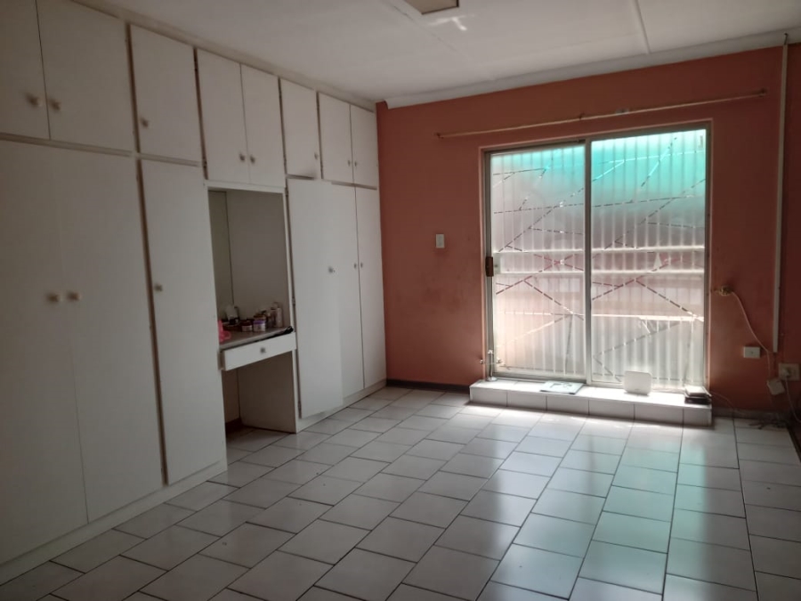 3 Bedroom Property for Sale in Mountain View Gauteng