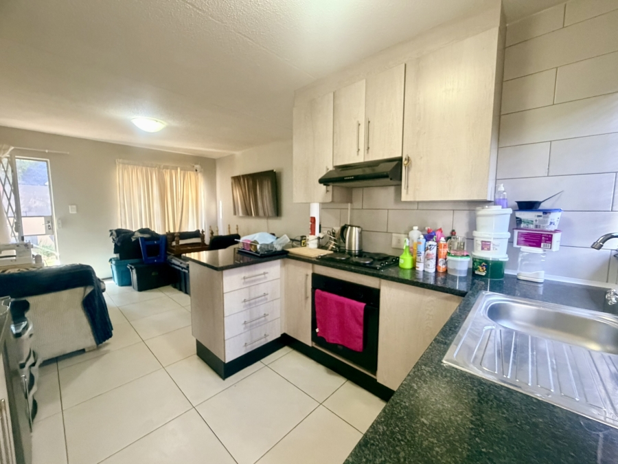 2 Bedroom Property for Sale in Lakefield Gauteng