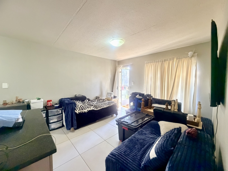 2 Bedroom Property for Sale in Lakefield Gauteng