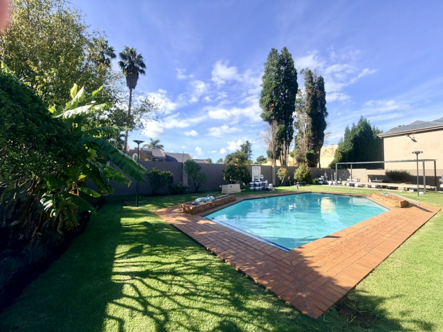 2 Bedroom Property for Sale in Lakefield Gauteng