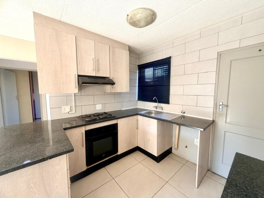 2 Bedroom Property for Sale in Lakefield Gauteng