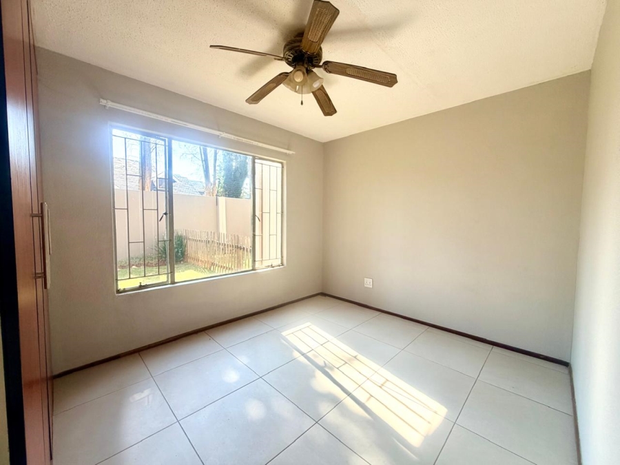 2 Bedroom Property for Sale in Lakefield Gauteng