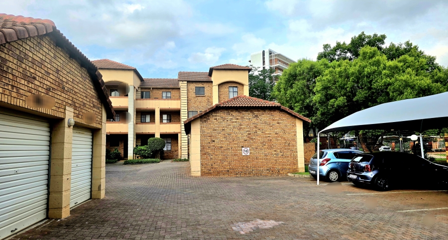 2 Bedroom Property for Sale in Die Hoewes Gauteng
