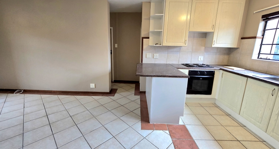 2 Bedroom Property for Sale in Die Hoewes Gauteng
