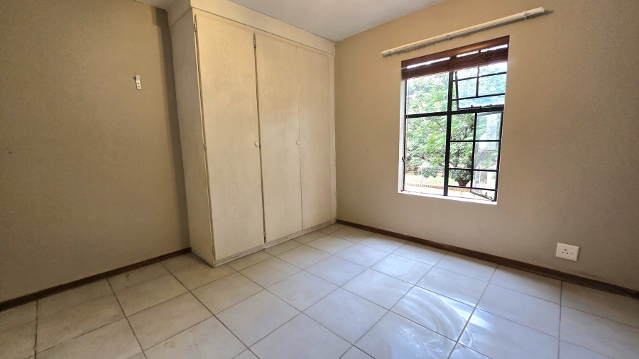 2 Bedroom Property for Sale in Die Hoewes Gauteng