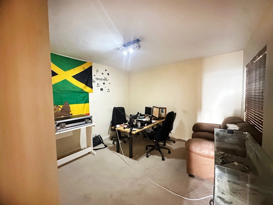 2 Bedroom Property for Sale in Northcliff Gauteng