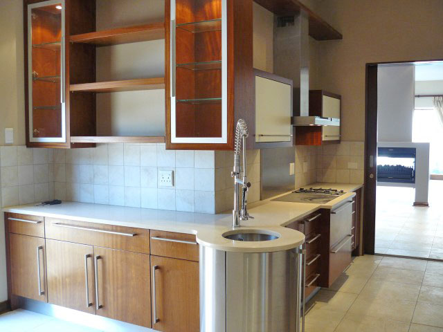 To Let 5 Bedroom Property for Rent in Benmore Gardens Gauteng