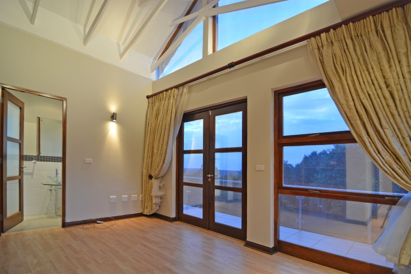 5 Bedroom Property for Sale in Benmore Gardens Gauteng