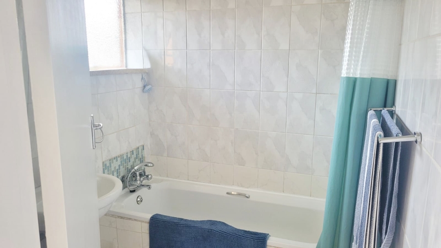 2 Bedroom Property for Sale in Linden Gauteng