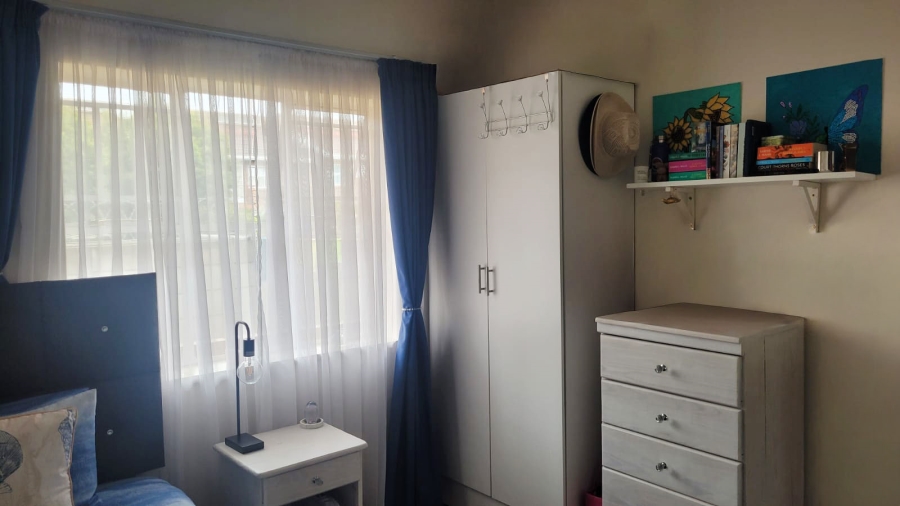 2 Bedroom Property for Sale in Linden Gauteng