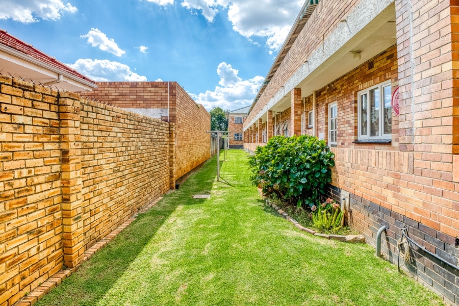 2 Bedroom Property for Sale in Linden Gauteng
