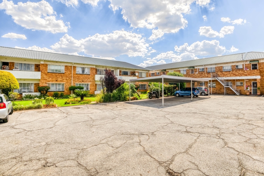 2 Bedroom Property for Sale in Linden Gauteng