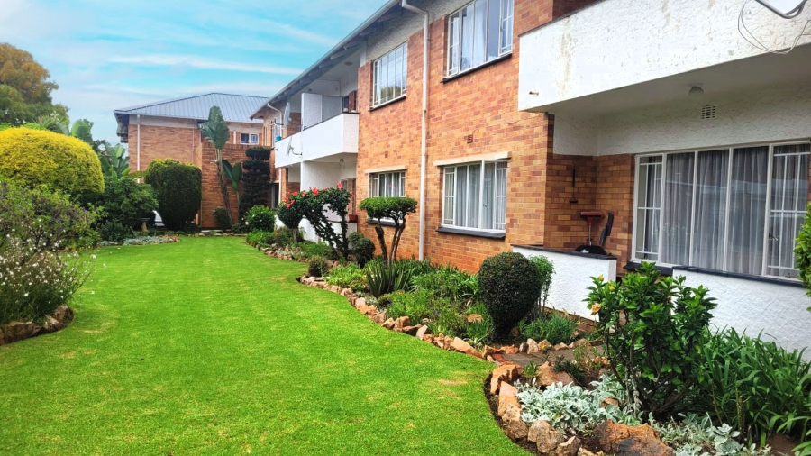 2 Bedroom Property for Sale in Linden Gauteng