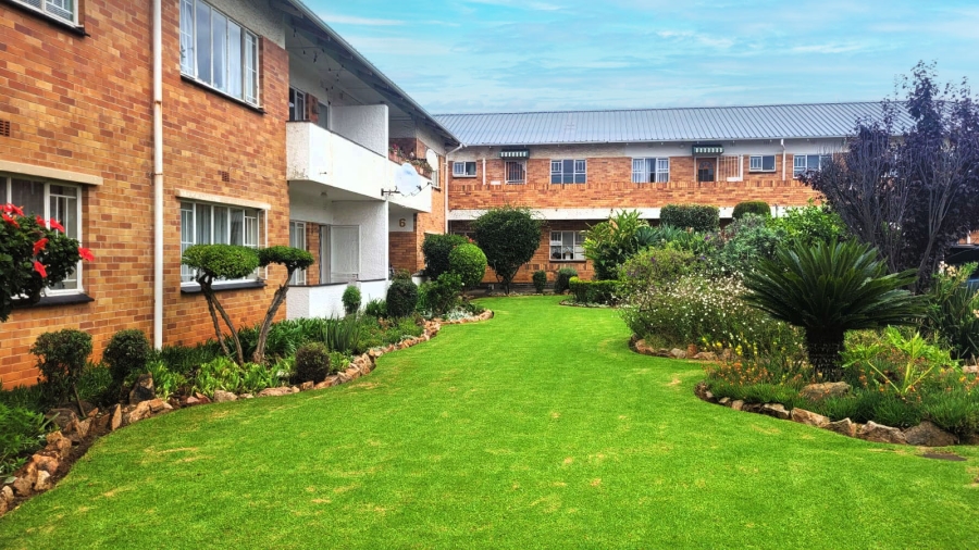 2 Bedroom Property for Sale in Linden Gauteng