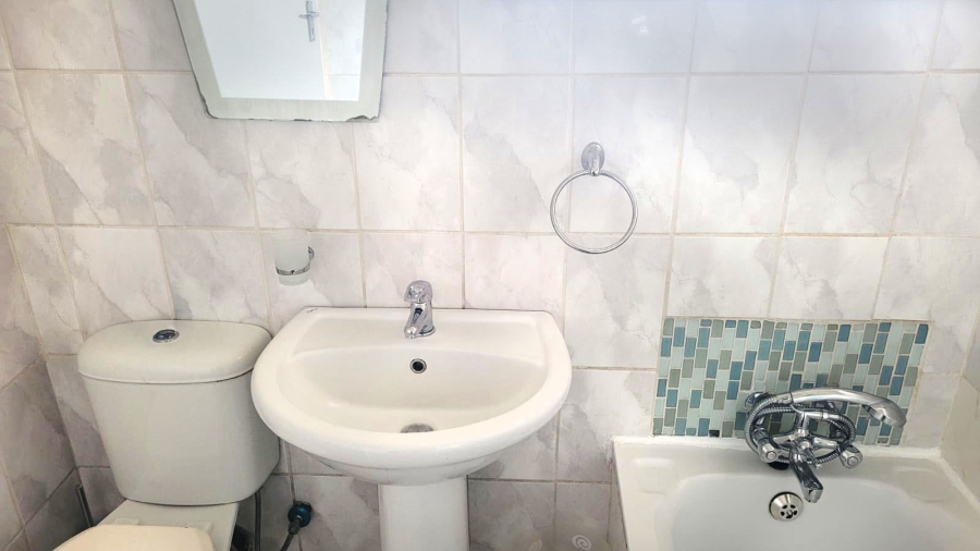 2 Bedroom Property for Sale in Linden Gauteng