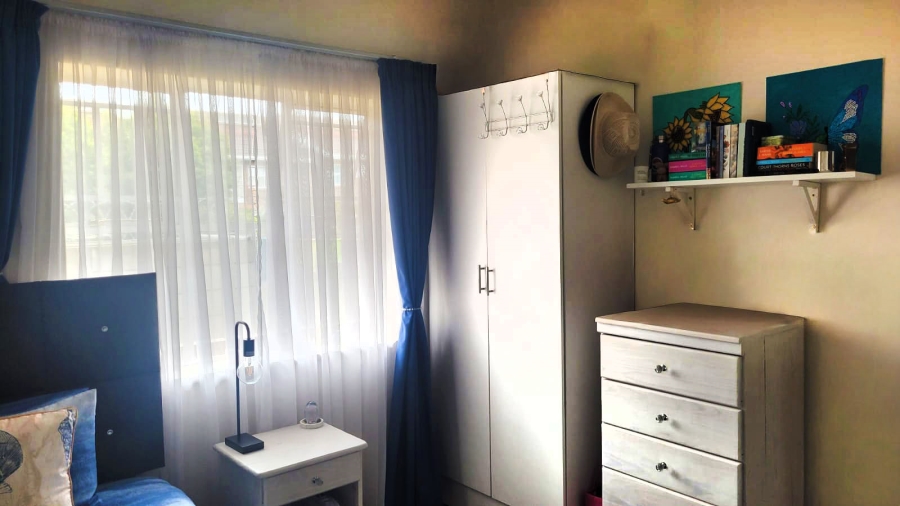 2 Bedroom Property for Sale in Linden Gauteng