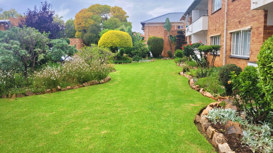 2 Bedroom Property for Sale in Linden Gauteng