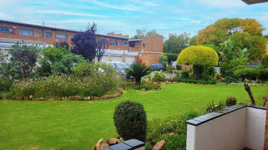2 Bedroom Property for Sale in Linden Gauteng