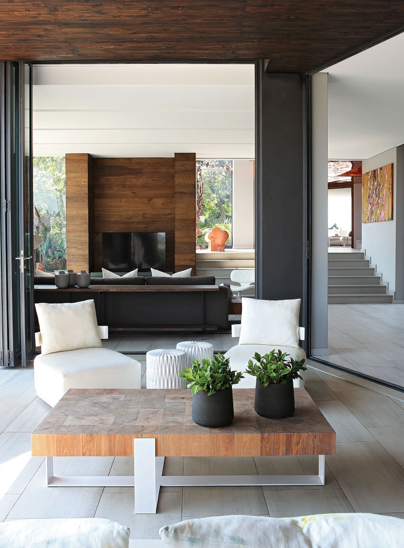 To Let 5 Bedroom Property for Rent in Benmore Gardens Gauteng