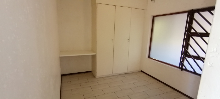 To Let 1 Bedroom Property for Rent in Constantia Kloof Gauteng