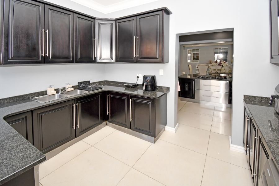 4 Bedroom Property for Sale in Blue Valley Golf Estate Gauteng