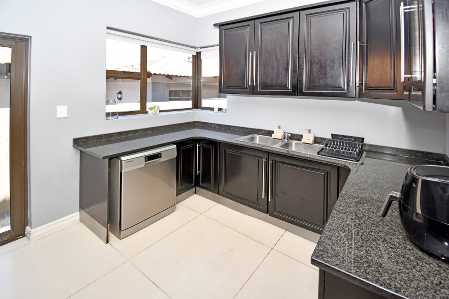 4 Bedroom Property for Sale in Blue Valley Golf Estate Gauteng