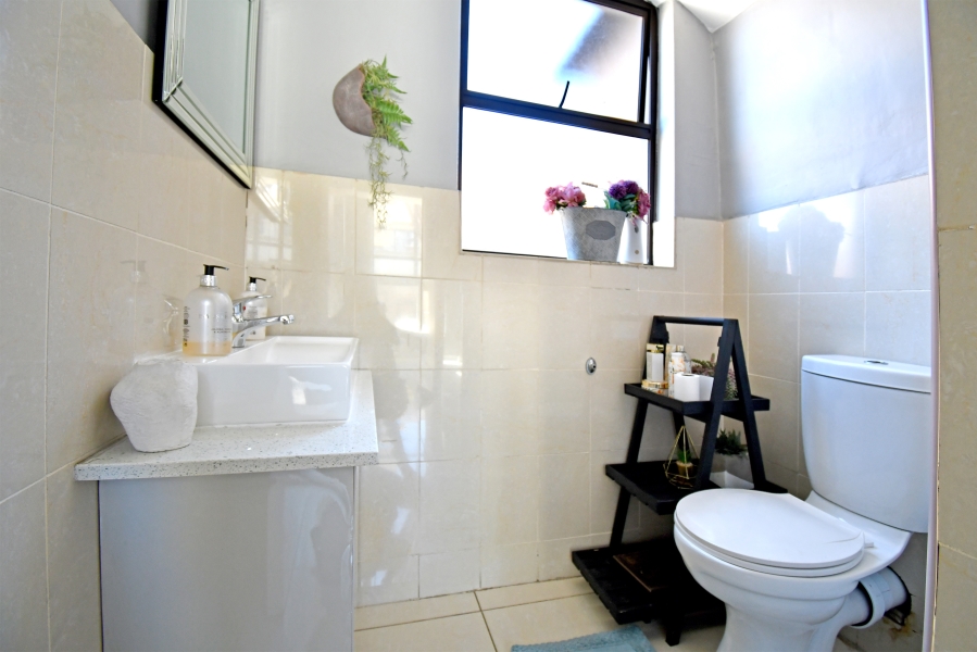 4 Bedroom Property for Sale in Blue Valley Golf Estate Gauteng