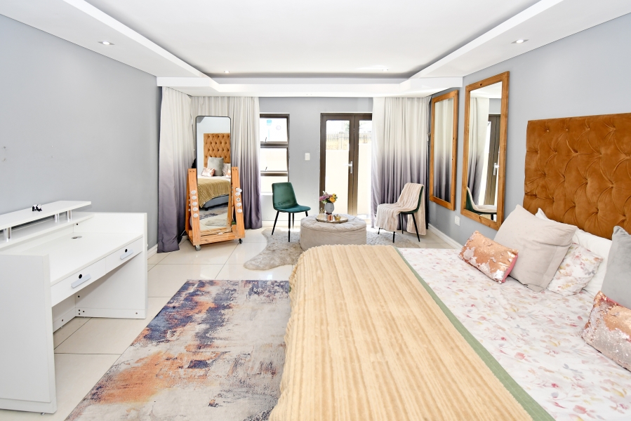 4 Bedroom Property for Sale in Blue Valley Golf Estate Gauteng