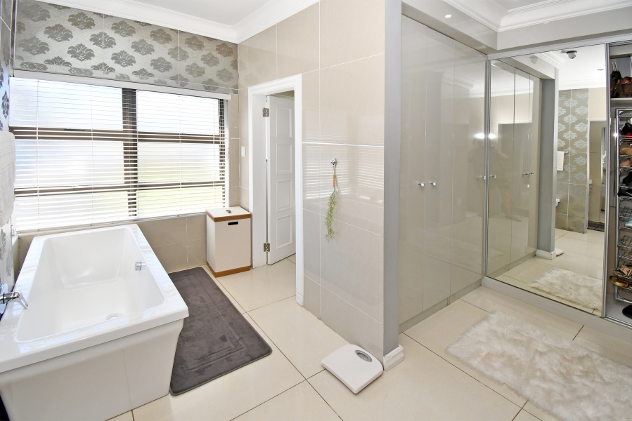 4 Bedroom Property for Sale in Blue Valley Golf Estate Gauteng