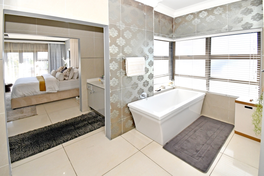 4 Bedroom Property for Sale in Blue Valley Golf Estate Gauteng