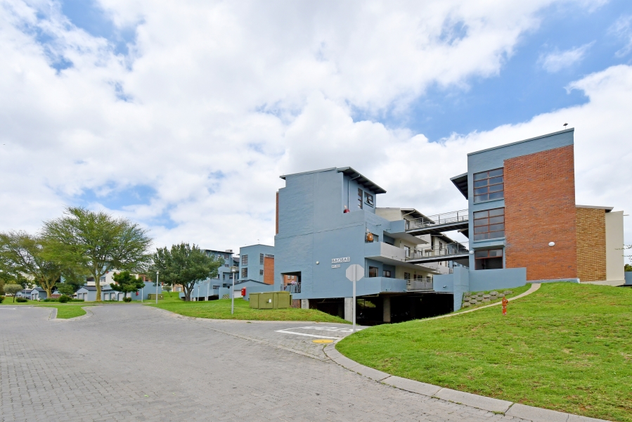 To Let 2 Bedroom Property for Rent in Noordwyk Gauteng